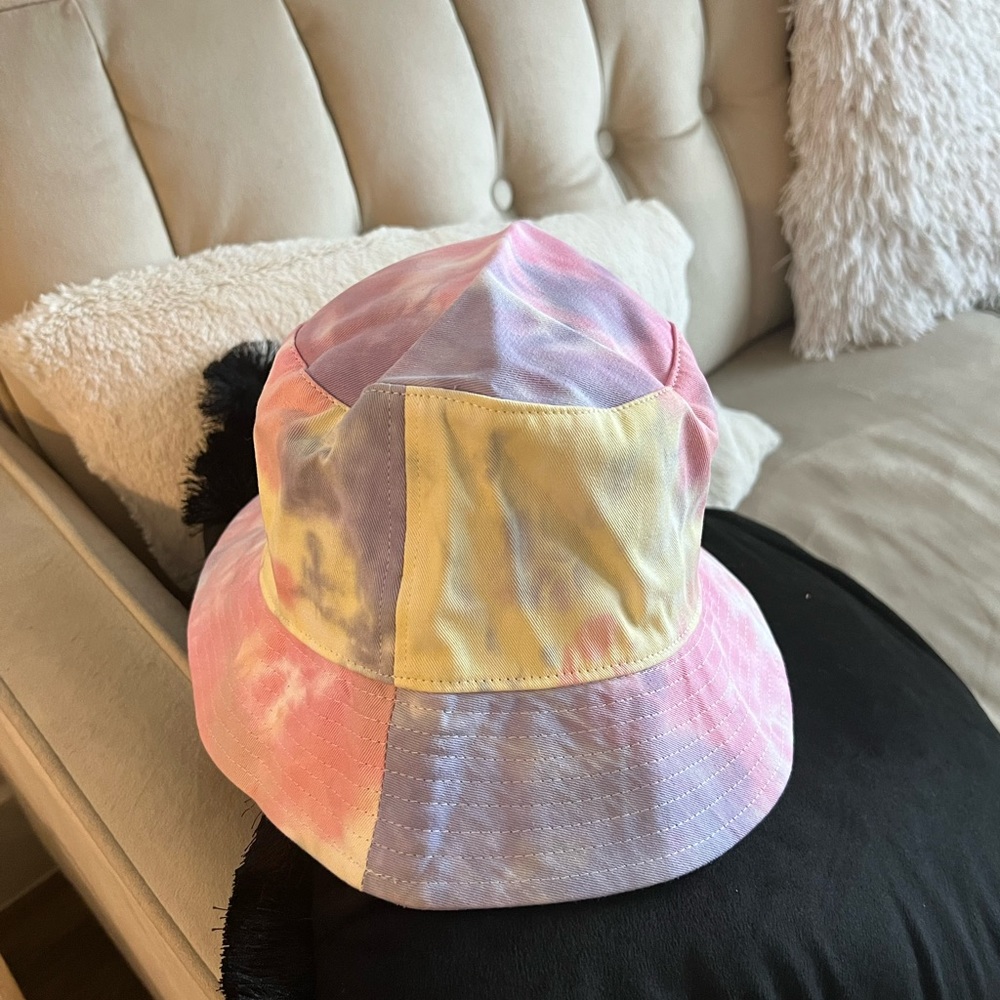 Tie Dye Bucket hat! Super cute for spring with the tag still on. Tag still on
